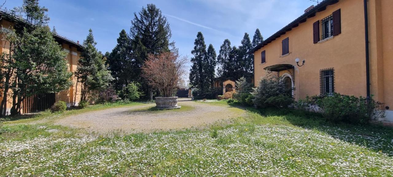 Farolfi Apartments Villa Galliera Bologna Bagian luar foto